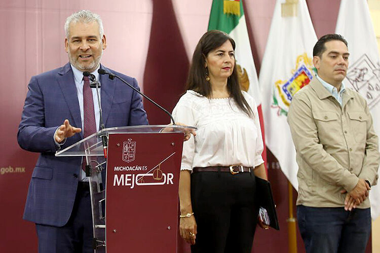 ¡Ya son casi 800 mil estudiantes becados en Michoacán!: SEE