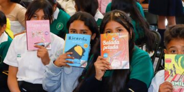 Este lunes regresan a clases más de un millón de estudiantes: Gabriela Molina