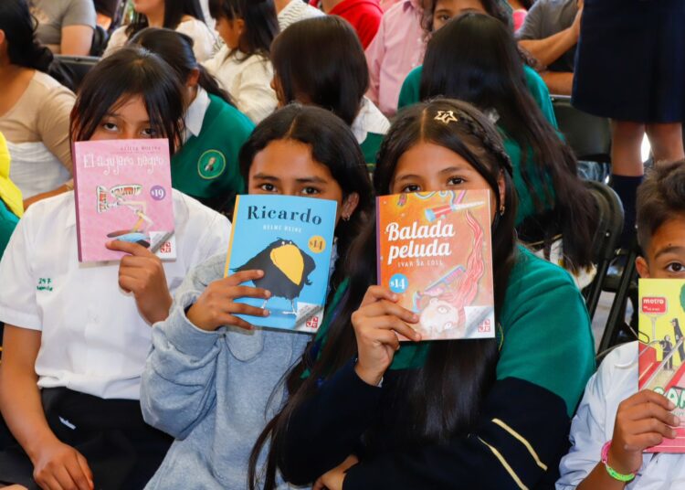 Este lunes regresan a clases más de un millón de estudiantes: Gabriela Molina
