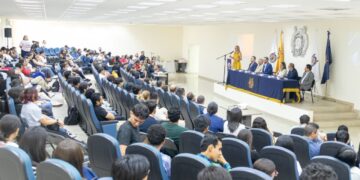 Incentivan como nunca la investigación en el estudiantado de la UMSNH; Rectora Yarabí Ávila asiste a presentación de proyectos