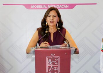 Hacemos un llamado a cuidar el consumo digital de las y los alumnos: Gabriela Molina