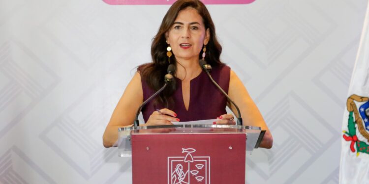 Hacemos un llamado a cuidar el consumo digital de las y los alumnos: Gabriela Molina