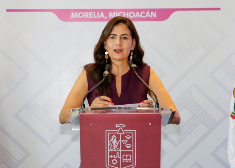 Hacemos un llamado a cuidar el consumo digital de las y los alumnos: Gabriela Molina