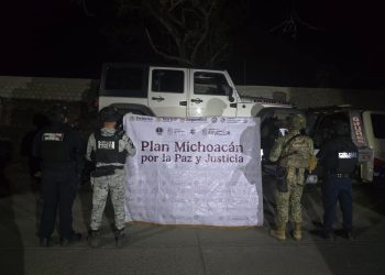Aseguraron vehículos, armamento y equipo táctico en Acahuato, Michoacán