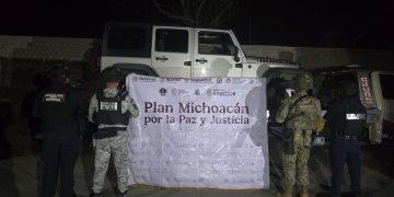 Aseguraron vehículos, armamento y equipo táctico en Acahuato, Michoacán