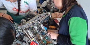 Jóvenes del Cecytem llevarán su talento al Mundial de Robótica en EE.UU.