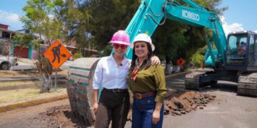 Inicia Gladyz Butanda construcción de boulevard en Ario