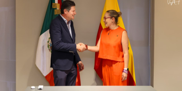OFRECE ALFONSO MARTÍNEZ RUTA A YARABÍ ÁVILA PARA SALDAR HISTÓRICOS ADEUDOS DE UMSNH