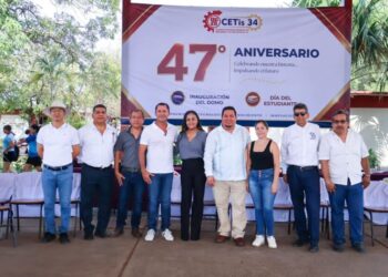 Gobierno Municipal Reconoce Trayectoria del Cetis 34 de Lázaro Cárdenas