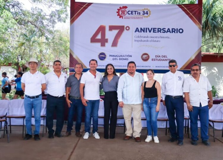 Gobierno Municipal Reconoce Trayectoria del Cetis 34 de Lázaro Cárdenas