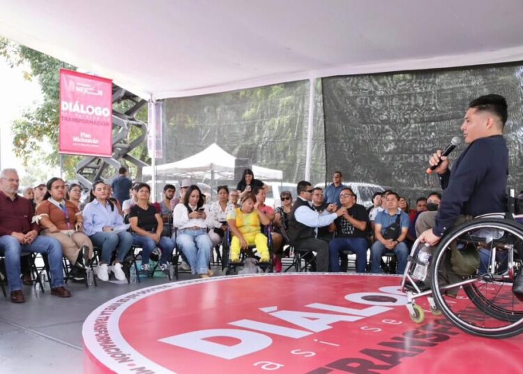 Teleférico de Uruapan, legado para personas con discapacidad: Bedolla