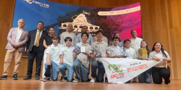 ¡Nos vamos a China! Jóvenes michoacanos ganan pase al mundial de robótica