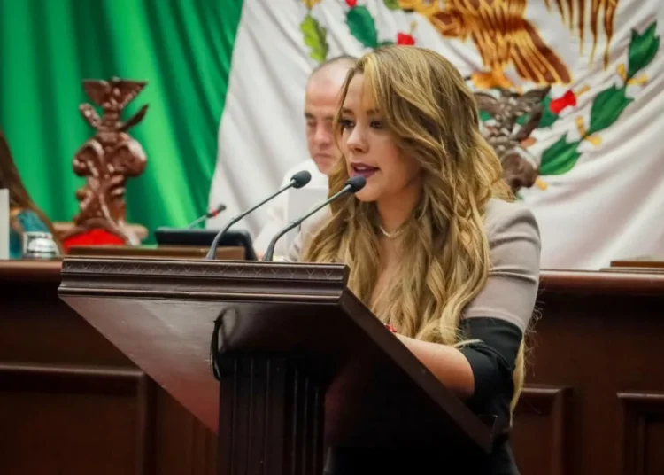Desde Tribuna, Xóchitl Ruíz llama a dignificar salarios y condiciones laborales de las fuerzas de seguridad
