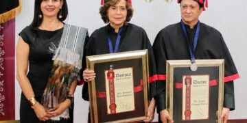 Gabriela Molina reconoce labor de Rosaura Ruiz y Jesús Campos
