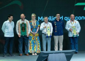 Premian a Michoacán por la Monarca como la mejor experiencia natural de México