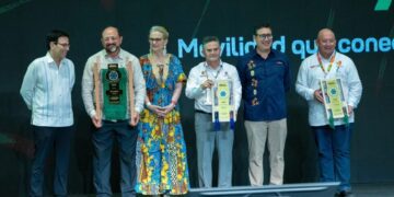 Premian a Michoacán por la Monarca como la mejor experiencia natural de México