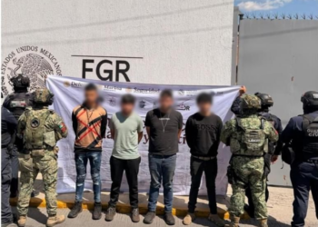 SSP y Defensa aseguran a 4 hombres con 150 dosis de metanfetamina en Cojumatlán