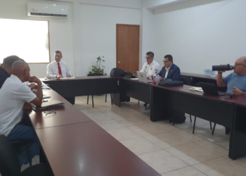 CONTINÚAN MESAS DE TRABAJO ENTRE UMSNH Y SUEUM