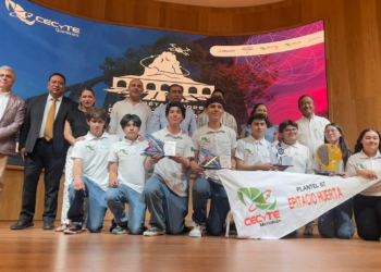 ¡Nos vamos a China! Jóvenes michoacanos ganan pase al mundial de robótica
