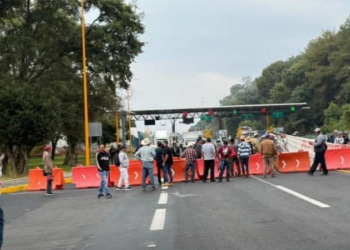 SSP desaloja a comuneros que bloquen caseta en Zirahuén