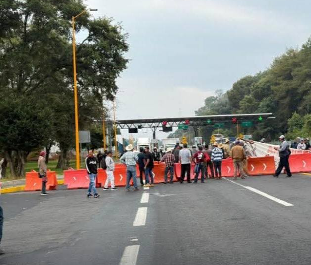 SSP desaloja a comuneros que bloquen caseta en Zirahuén