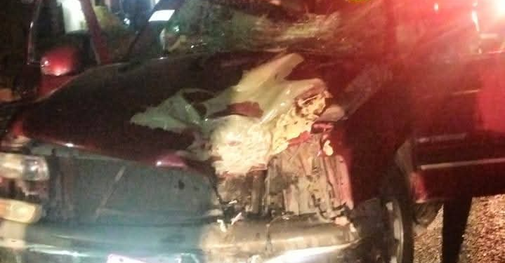 Motociclista fallece al chocar con camioneta