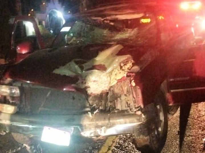 Motociclista fallece al chocar con camioneta