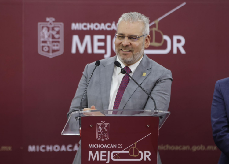 Bedolla presenta cabinas de última generación para el teleférico de Morelia