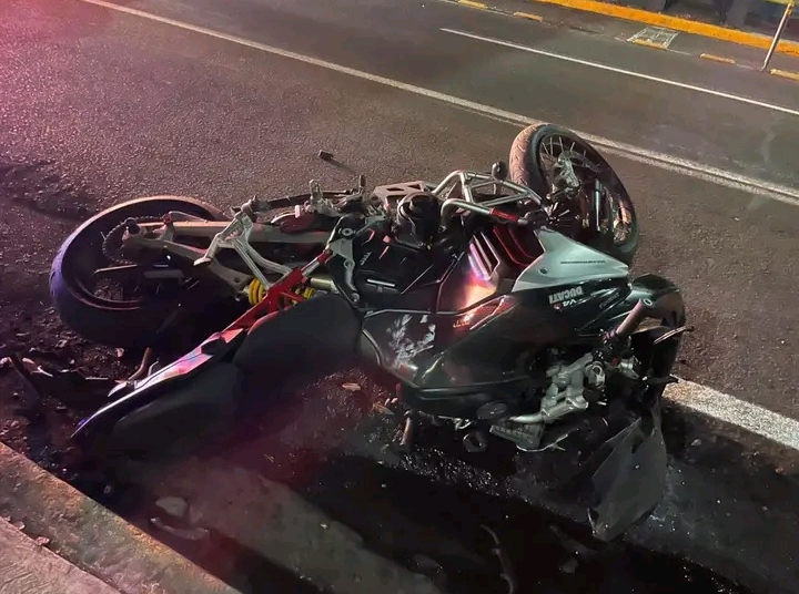 Fallece motociclista la derrapar su moto en Morelia