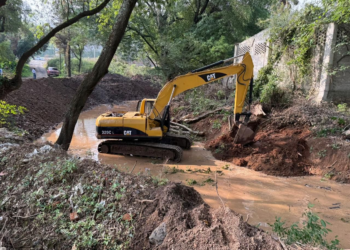Conagua y Gobierno estatal coordinan limpieza de drenes y canales para prevenir inundaciones