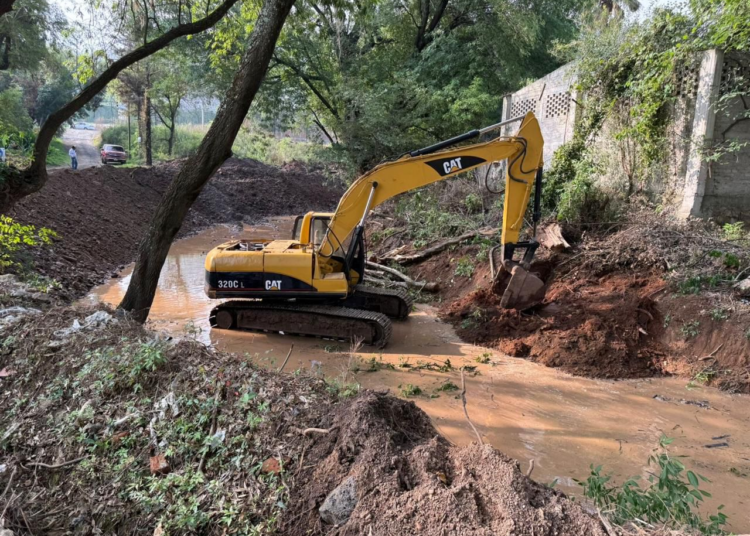 Conagua y Gobierno estatal coordinan limpieza de drenes y canales para prevenir inundaciones