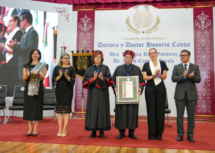 ROSAURA RUIZ Y JESÚS CAMPOS RECIBEN EL GRADO DE DOCTORADO HONORIS CAUSA POR PARTE DE LA UMSNH
