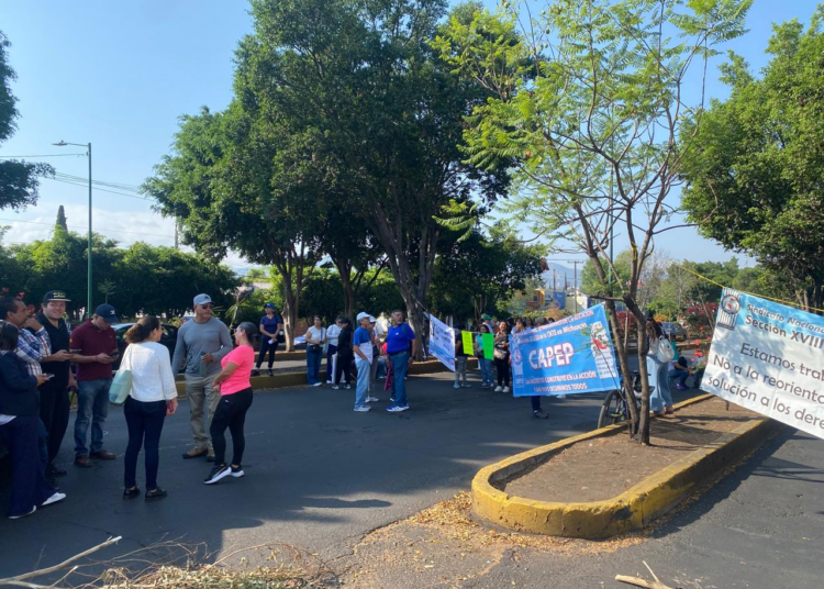 Maestros de la CNTE se manifiestan en Morelia