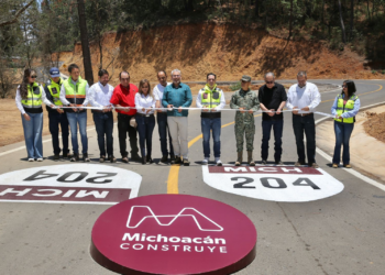 Nueva carretera Aguililla-Dos Aguas reactivará la economía en la Sierra de Michoacán