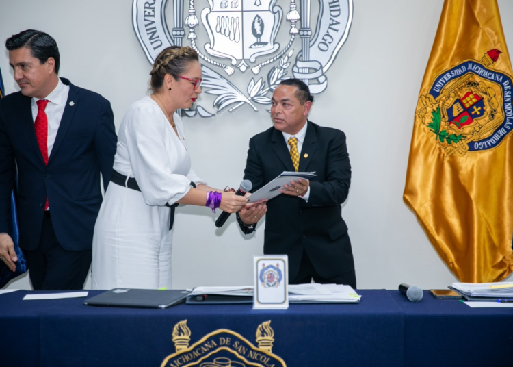 JOSÉ HERRERA CAMACHO, NUEVO DIRECTOR DEL IIAF; YARABÍ ÁVILA LE TOMA PROTESTA