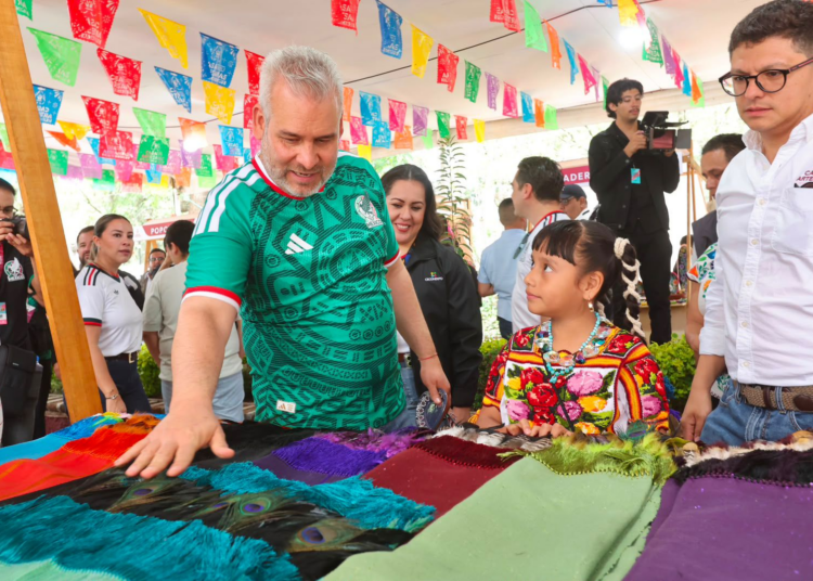 Artesanías, gastronomía y cultura: el “Jalo Futbolero” reúne lo mejor de Michoacán, destaca Bedolla