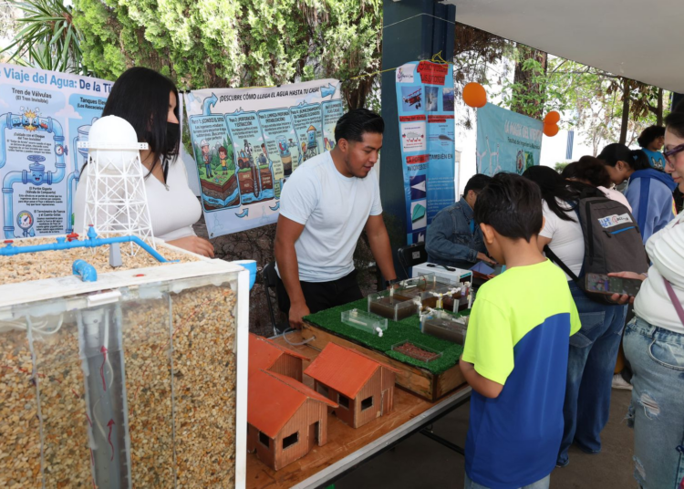 UMSNH RECIBIÓ A CIENTOS DE FAMILIAS EN EL TIANGUIS DE LA CIENCIA