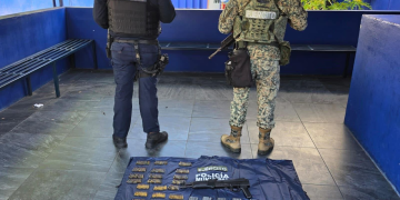 Aseguran armas y cargadores en Lázaro Cárdenas