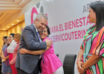 Beneficiadas más de 2 mil 700 mujeres con cáncer mediante apoyo mensual de 4 mil pesos: Bedolla