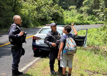 Auxilian a joven que deambulaba solo en El Temazcal