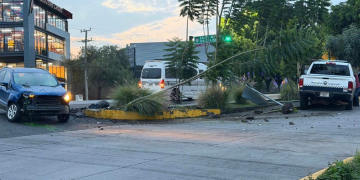 Choca patrulla contra camioneta en Libramiento de Morelia