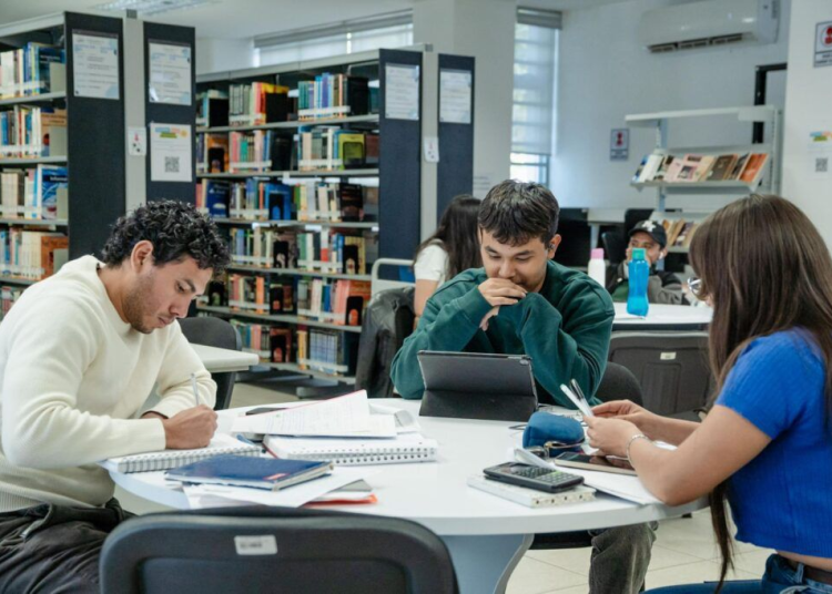 LA EVALUACIÓN, IMPULSA A SEGUIR AVANZANDO, SEÑALA YARABÍ ÁVILA AL RECIBIR LA REACREDITACIÓN DE LA LICENCIATURA EN ARQUITECTURA