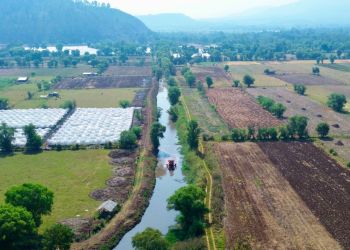 Canal Chapultepec aporta 500 litros de agua por segundo al lago de Pátzcuaro