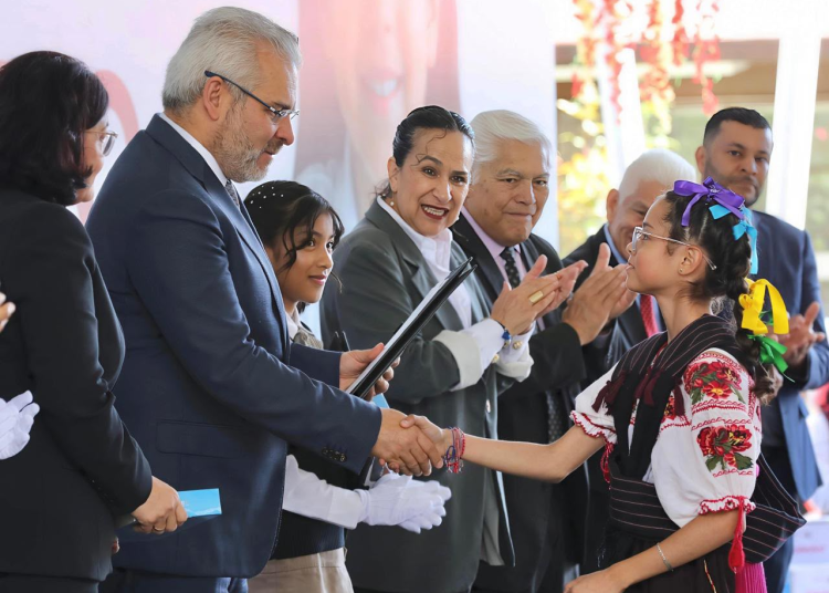 Certeza al magisterio y becas a 848 mil alumnos logran cuarto año completo de clases: Bedolla