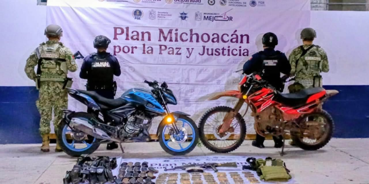 Localizan arsenal en Apatzingán