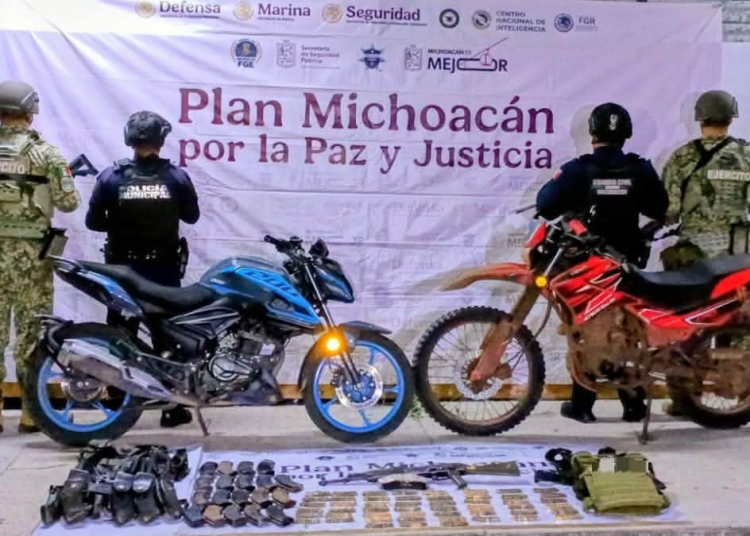 Localizan arsenal en Apatzingán