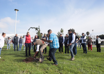 UMSNH, COMPROMETIDA CON EL CUIDADO DEL MEDIO AMBIENTE; ENCABEZA RECTORA, CRUZADA DE REFORESTACIÓN