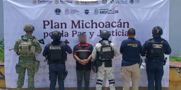 Detienen a dos por venta y portación de droga en Morelia