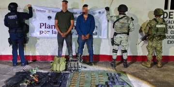 SSP, Defensa y GN detienen a 2 hombres en posesión de armas y equipo táctico en Arteaga