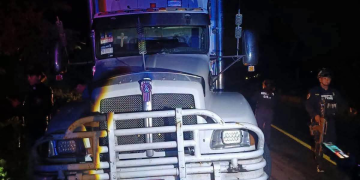 Intentan robar tráiler en la Morelia-Quiroga